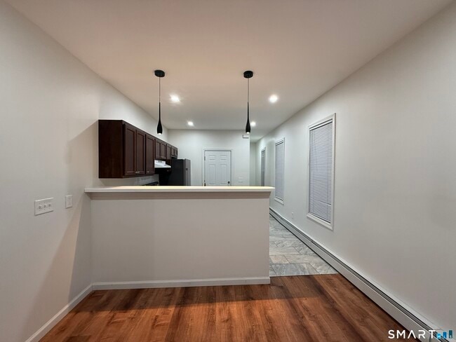 Building Photo - 53 Mahl Ave