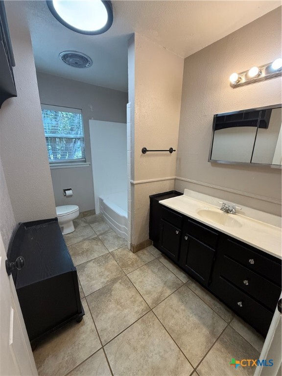 Building Photo - 1400 N East St