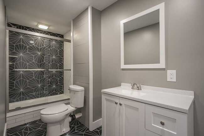 Building Photo - Available June. Large house, fenced back yard, renovated, fenced back, pets ok, great for house s...
