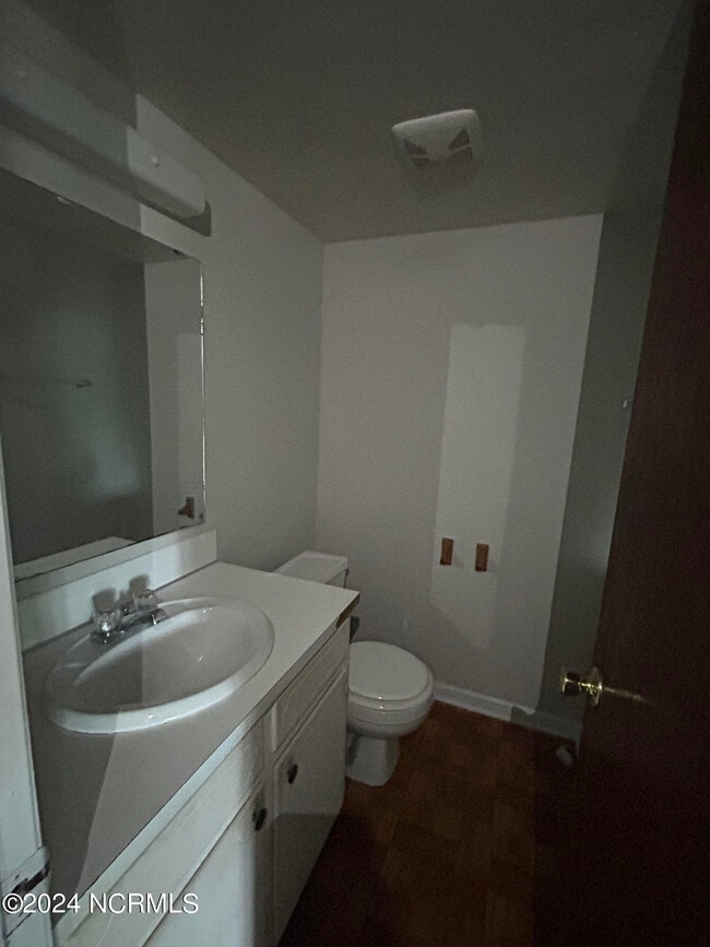 Building Photo - 208 Lindbeth Dr