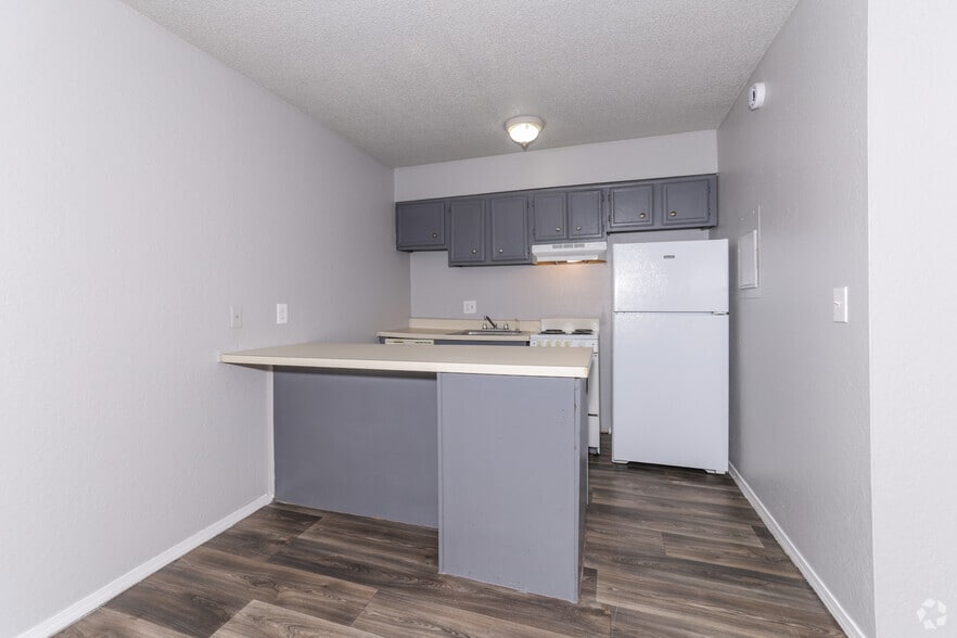 1BR, 1BA - 750SF - Left - Kitchen - Sullivans Landing Apartments