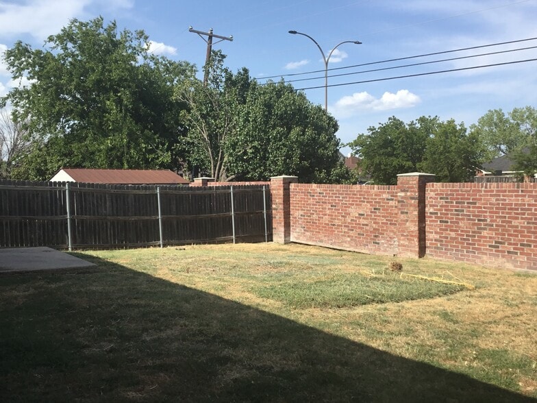 Building Photo - 7605 Stanhope Ln