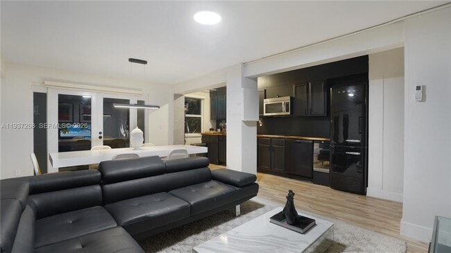 Building Photo - 1645 NE 9th Ave