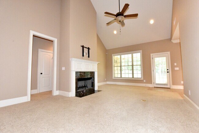 Building Photo - 1453 Cloverbrook Cir