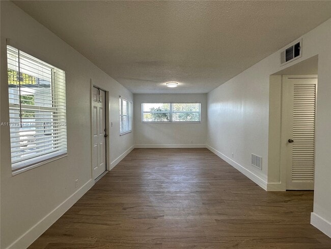 Primary Photo - 2500 Johnson St