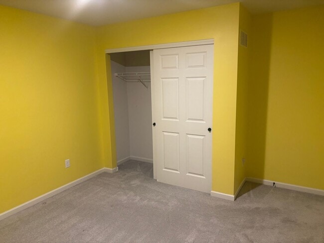 Building Photo - 708 Alban Aly