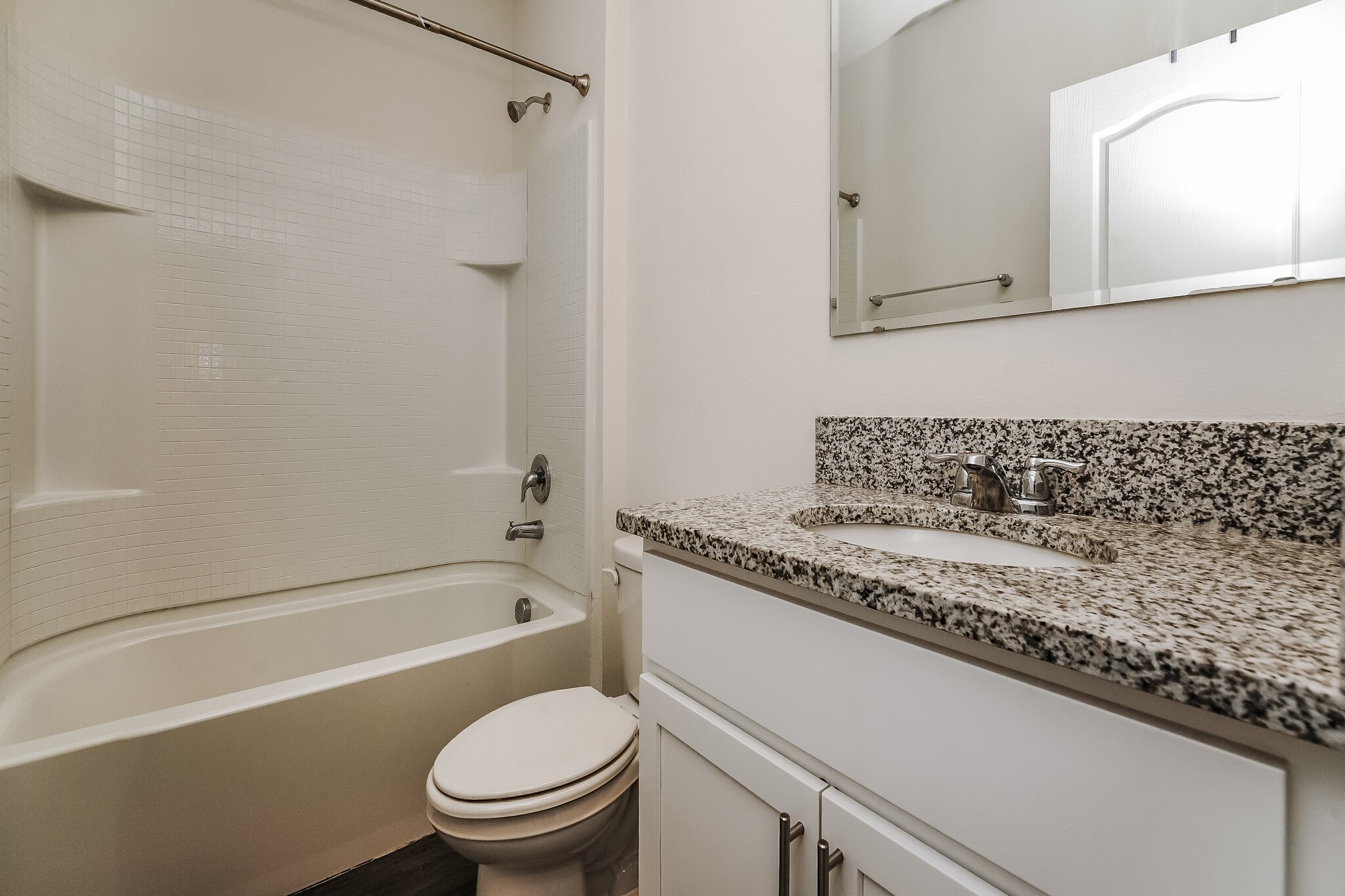 Building Photo - 43 N Center St