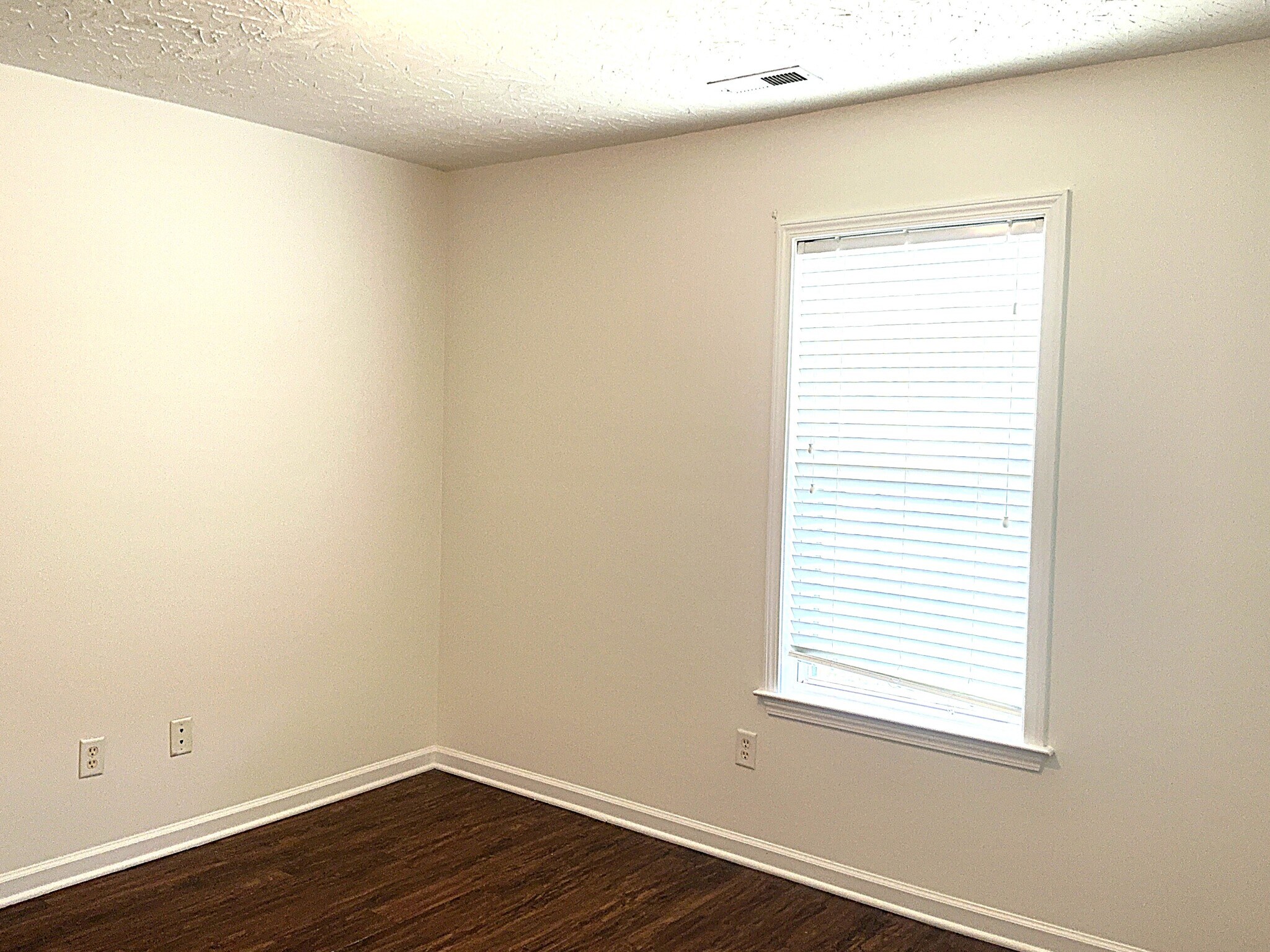 Building Photo - 9504 Huckabee Dr NE