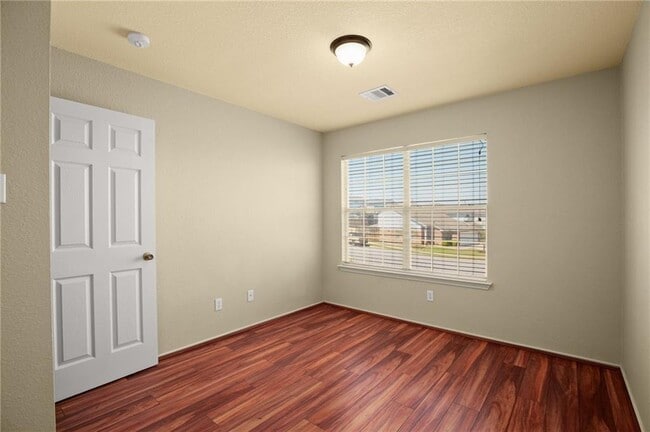 Building Photo - 1825 Golden Sunrise Ln
