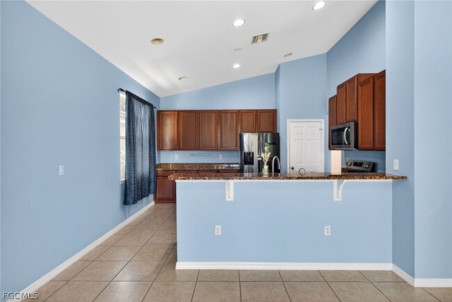 Building Photo - 8278 Sumner Ave