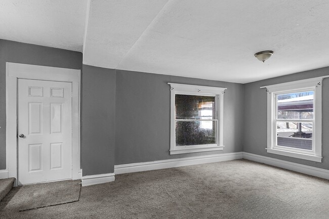 Building Photo - 404 N Bentley Ave