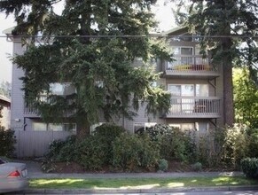 Building Photo - Hidden Gem in Northeast Seattle