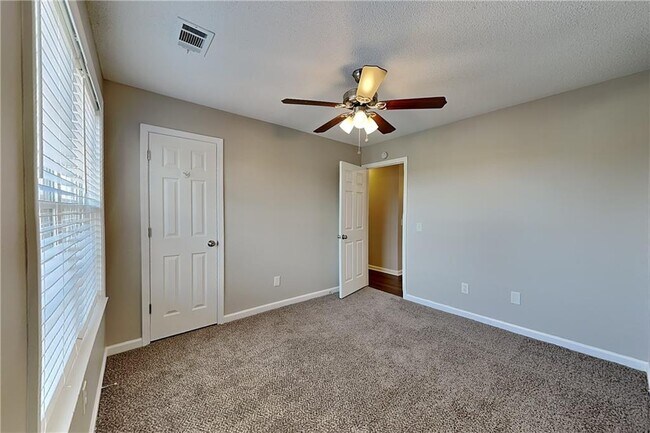 Building Photo - 962 Taylors Farm Ct