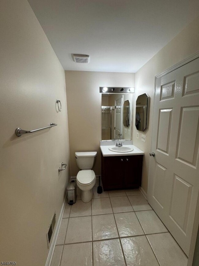 Building Photo - 533 Coventry Dr