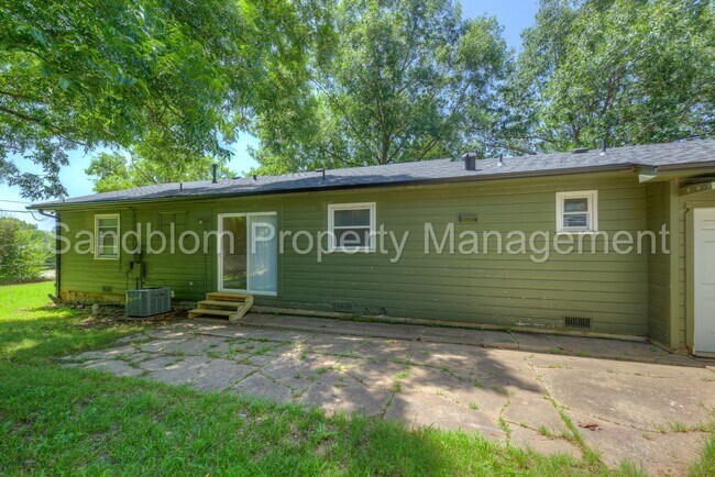 Building Photo - For Lease | Tulsa | Available Now!