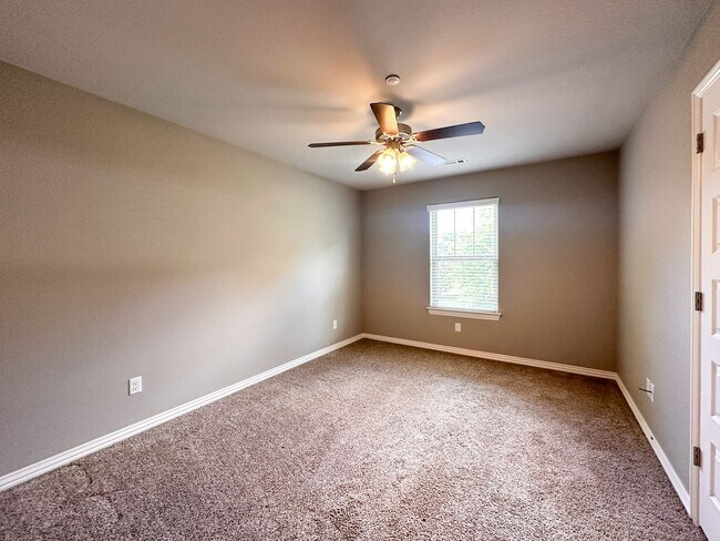 Building Photo - 3933 Williams Cove