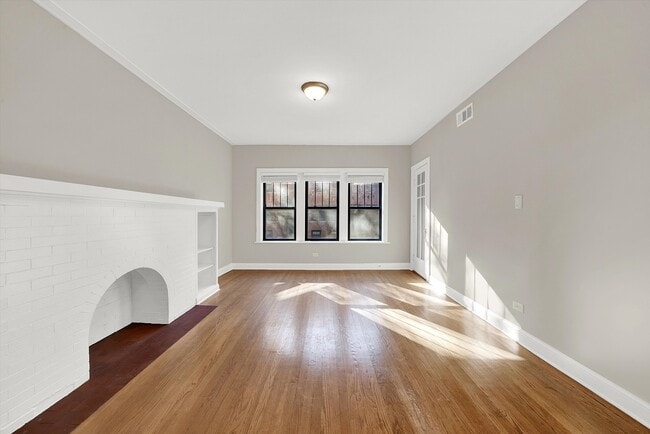 Building Photo - 2516-2526 N Kedzie Blvd