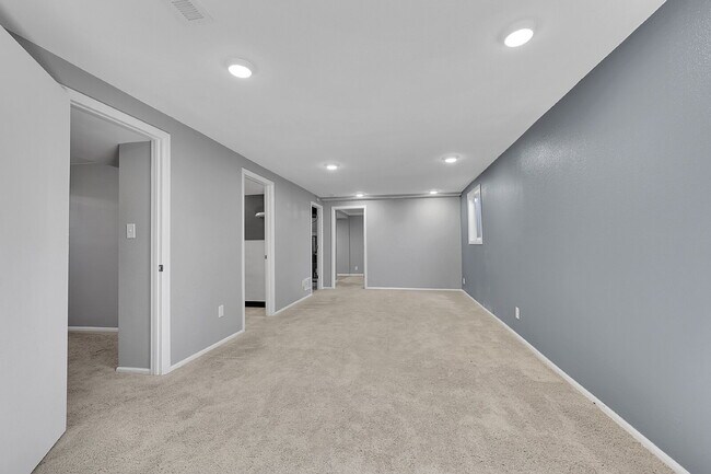 Building Photo - $2,295 - 4 Bed, 2 Bath Home in CO Springs ...