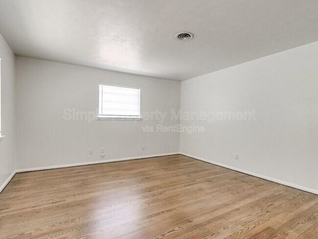 Building Photo - 219 Boston St