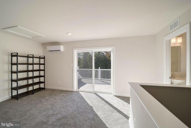 Building Photo - 10864 Foxtrot Cir