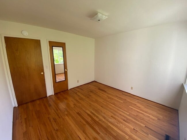 Building Photo - 1051 Shell Ave