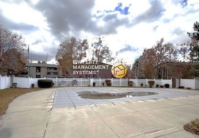 Building Photo - 2 Bedroom Condo w/ 2 Car Garage