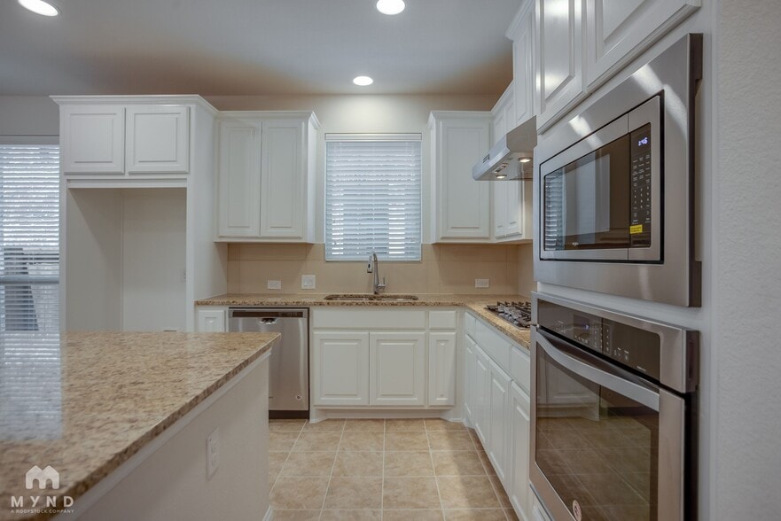 Building Photo - 116 Knight of Realm Blvd