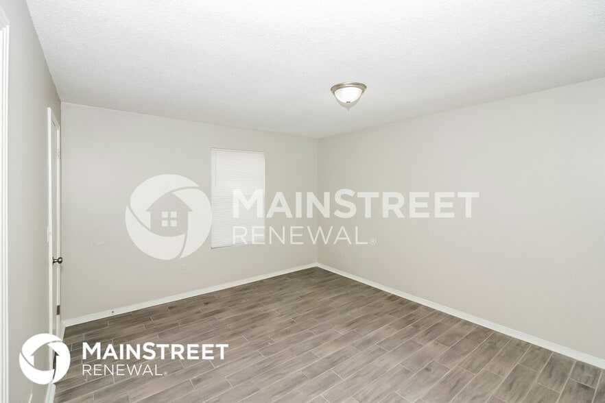 Building Photo - 26 Hickory Hills Dr