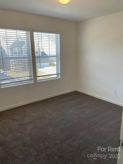 Building Photo - A charming house with 4 beds and 3 bath in...