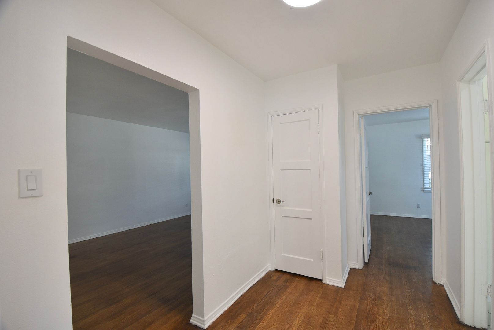Building Photo - 10919 Camarillo St