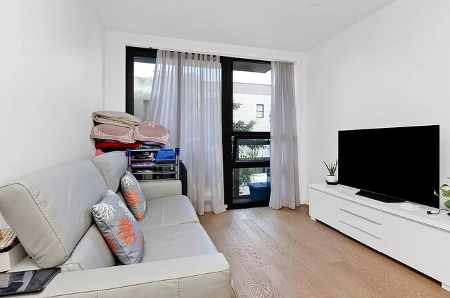 Building Photo - Modern 1BR – Limited Availability