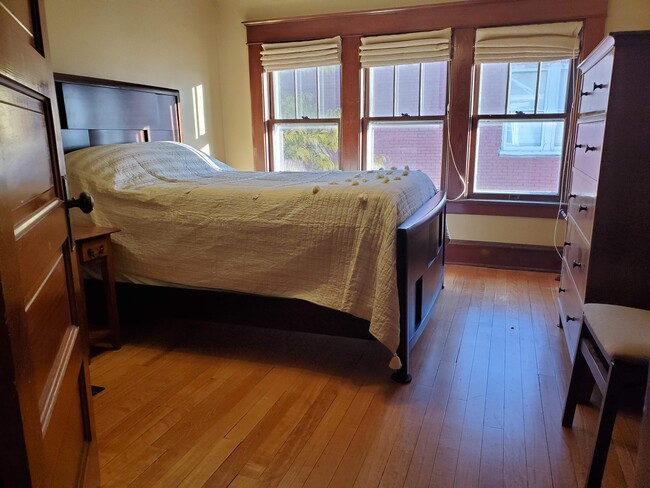 Bedroom 5 - 82 Hungerford Terrace