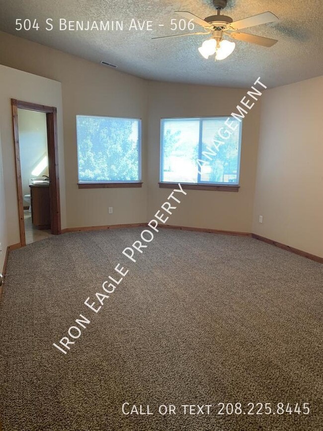 Building Photo - 504 S Benjamin Ave