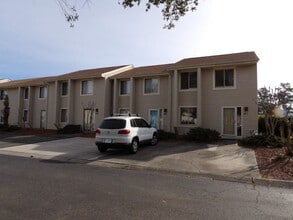 Building Photo - 951 Plantation Dr