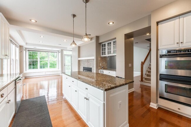 Building Photo - 4930 Brooksview Cir