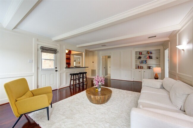 Building Photo - 15739 Fleetwood Oaks Dr