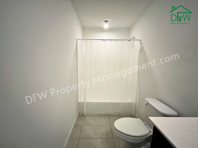 Building Photo - Charming 3-Bedroom Home for Lease in Quiet Little Elm Neighborhood!