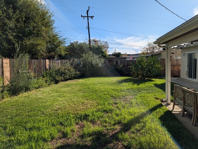 Building Photo - 27124 Cabrera Ave