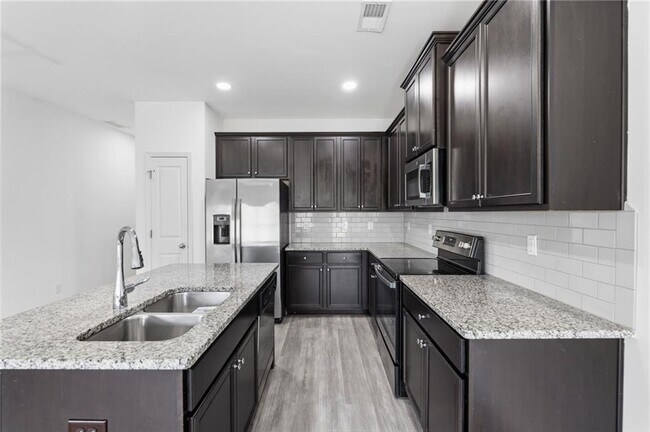 Building Photo - 7134 Gladstone Cir