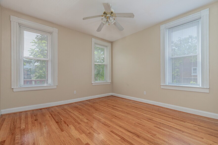 Building Photo - 6010 Washington Blvd