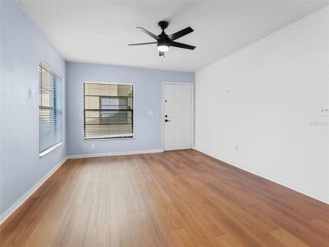 Building Photo - 13608 S Village Dr