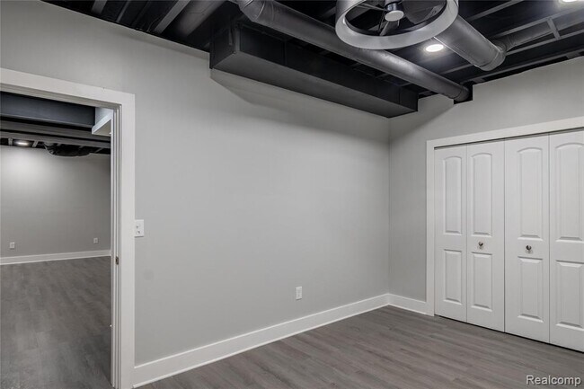 Building Photo - 24180 Liberty Hill Dr
