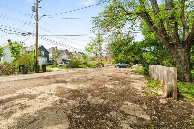Building Photo - 57 N Burgess Ave