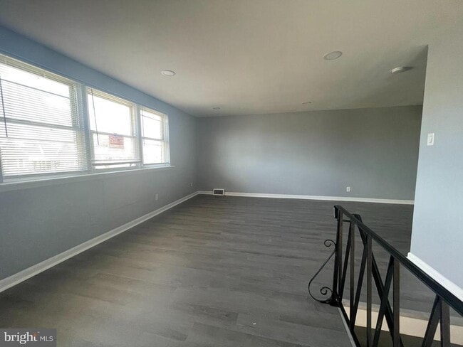 Building Photo - 2331 Hoffnagle St