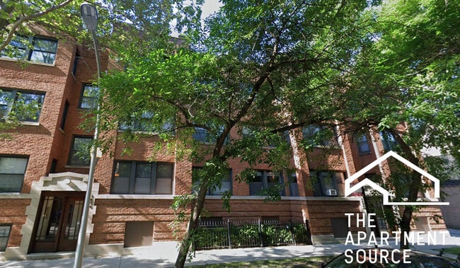 Building Photo - 1448 W Cornelia Ave