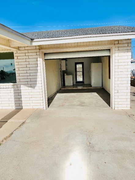 Building Photo - 9101 Tenango Dr