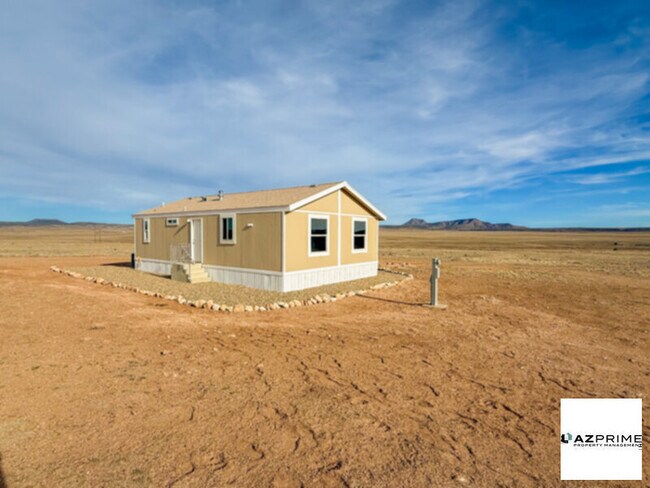 Building Photo - Country Living in this Exceptional 2/2 Seligman Manufactured Home!