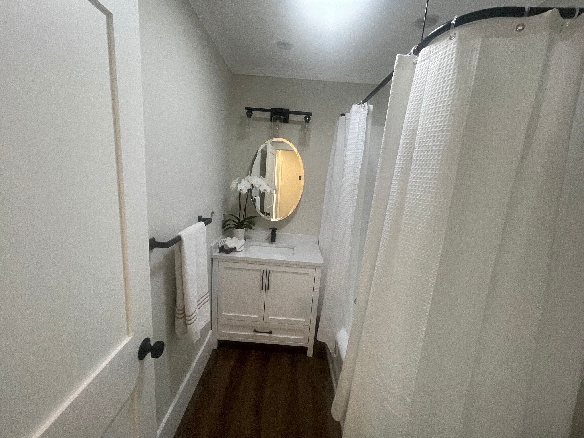 Bath - 3809 Brunswick Ave