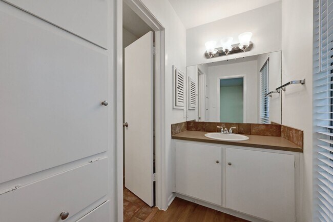 Building Photo - 2210 Quarry Rd