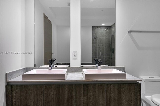 Building Photo - 801 S Miami Ave